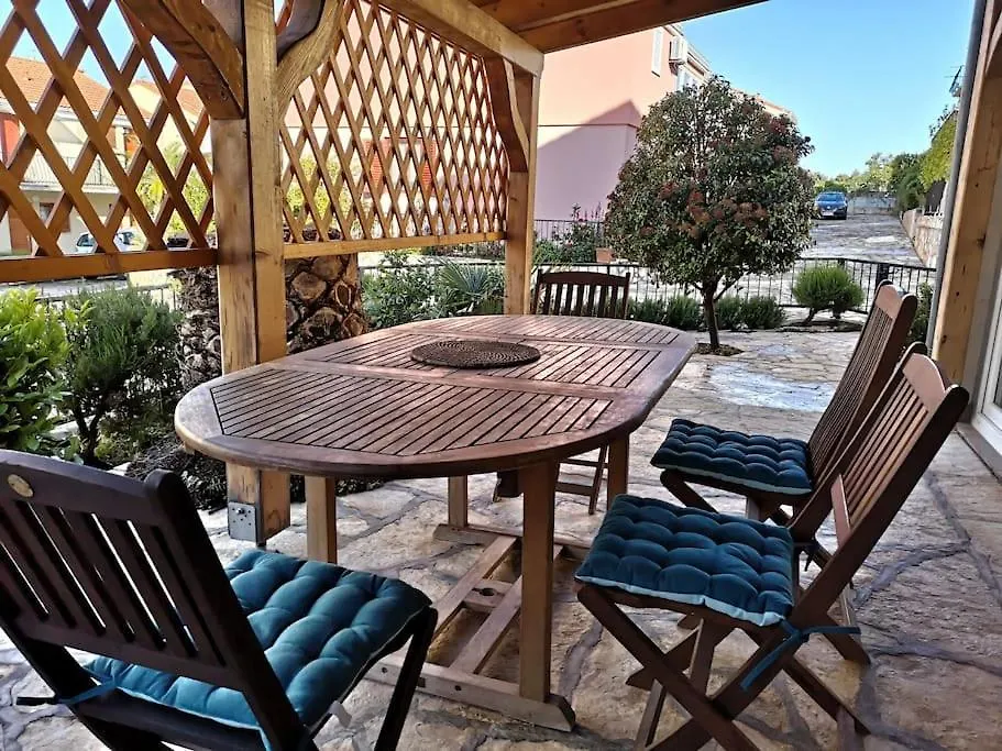 Apartmani Kovacicek 6 Biograd Na Moru Apartment